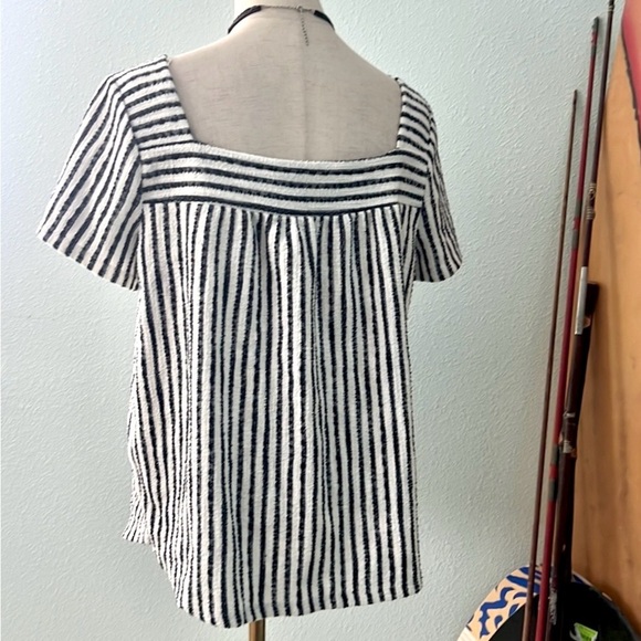 ⭐️Lucky Brand,Slimming,Vertical Striped Black/Cream,Top,Pull-Over,Size L - Picture 8 of 12